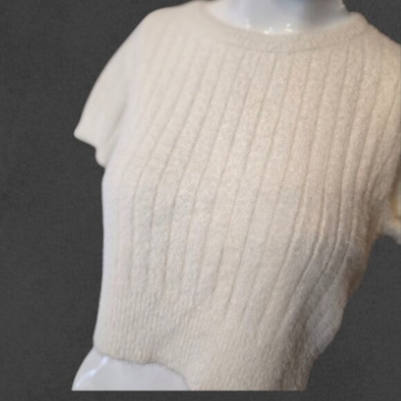 KENDALL & KYLIE Cropped Cream Off White Short Sleeve sz XS - Picture 3 of 5